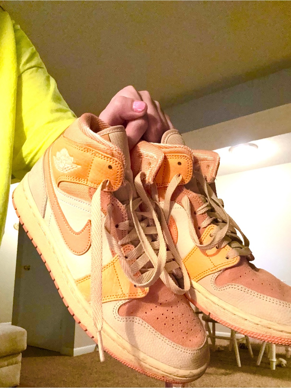 Nike Air Jordan 1 Mid Peach & Beige